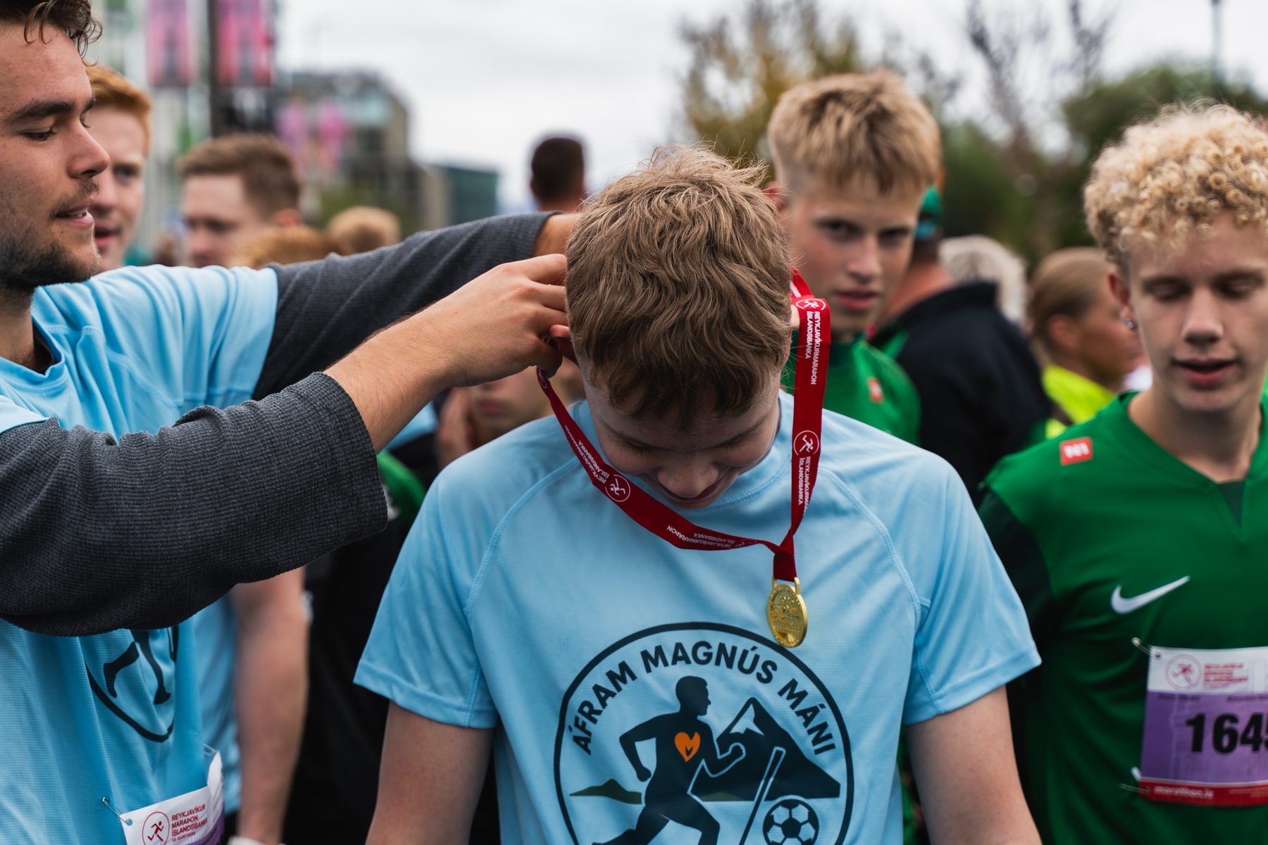 Medalían sett um hálsinn á Magnúsi Mána í markinu